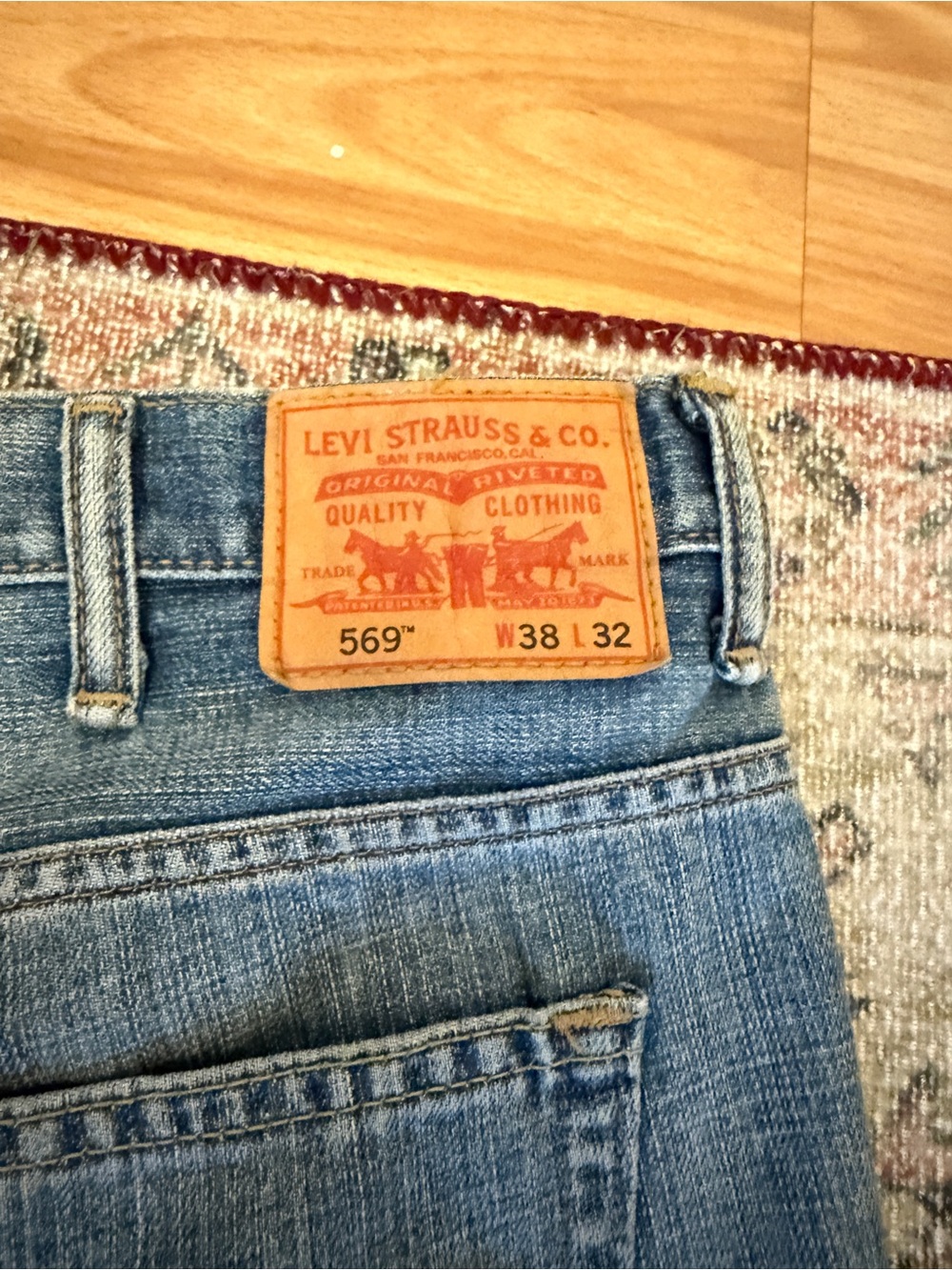 Levi's Men's 569 Relaxed Fit Jeans in Blue with Leather Patch